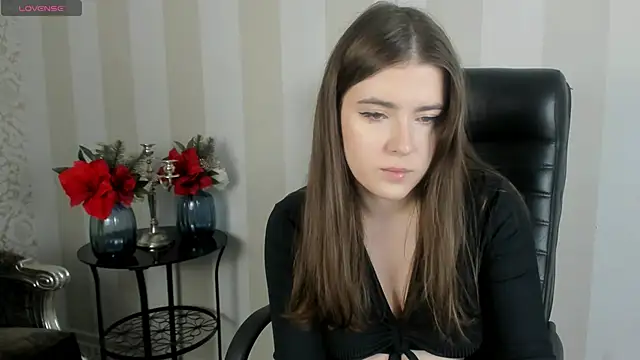 Snapshot of Haley_Gars chatting on 10.24.25 Haley Gars online show from 10.24.25