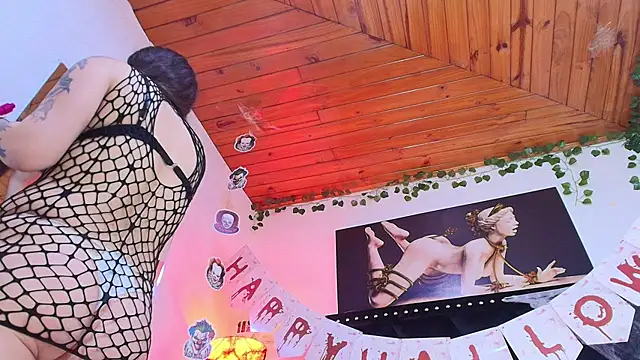 Snapshot of Eda_Bonne chatting on 10.25.25 Eda Bonne online show from 10.25.25