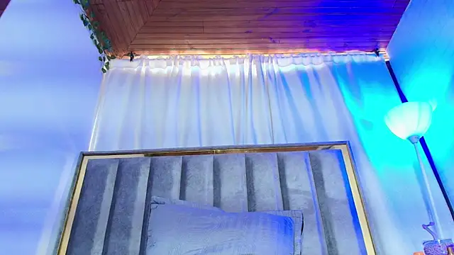 Snapshot of Eda_Bonne chatting on 11.30.25 Eda Bonne online show from 11.30.25