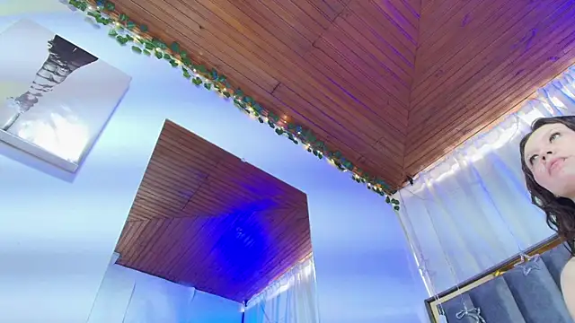 Snapshot of Eda_Bonne chatting on 12.04.25 Eda Bonne online show from 12.04.25