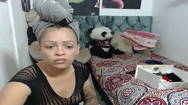 manzanahot9 online show from 01.20.25