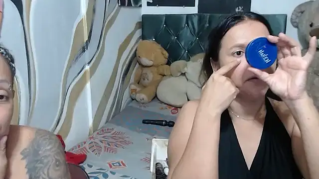 manzanahot9 online show from 10.22.25