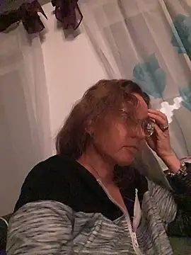 AnnikaRose online show from 11.28.25