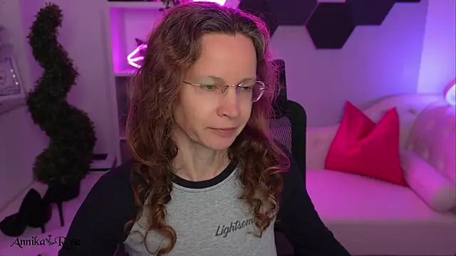AnnikaRose online show from 02.06.26