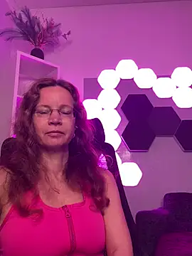 Snapshot of AnnikaRose chatting on 04.30.26 AnnikaRose online show from 04.30.26