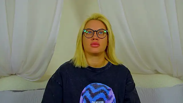 MariaNeumann online show from 02.02.26