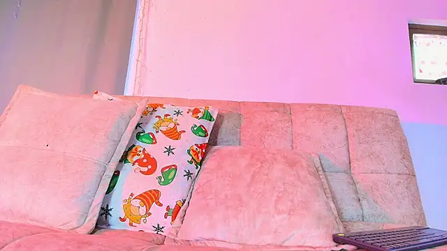 liccy hall online show from 12.18.25