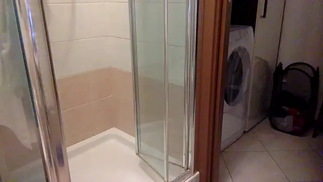 Snapshot of Gladiator_3 chatting on 02.14.25 Gladiator 3 online show from 02.14.25