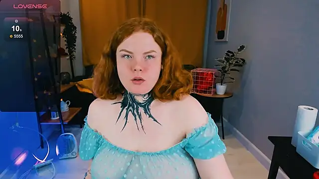 Snapshot of Cassie_xKiss chatting on 02.07.25 Cassie xKiss online show from 02.07.25