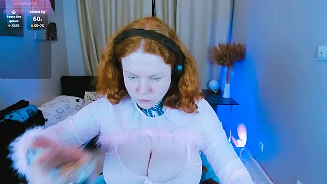 Snapshot of Cassie_xKiss chatting on 03.18.25 Cassie xKiss online show from 03.18.25