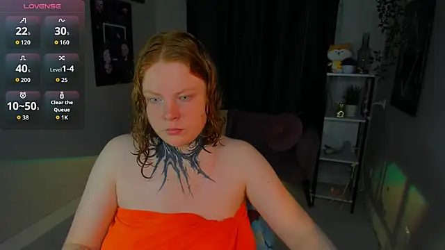 Snapshot of Cassie_xKiss chatting on 09.10.25 Cassie xKiss online show from 09.10.25