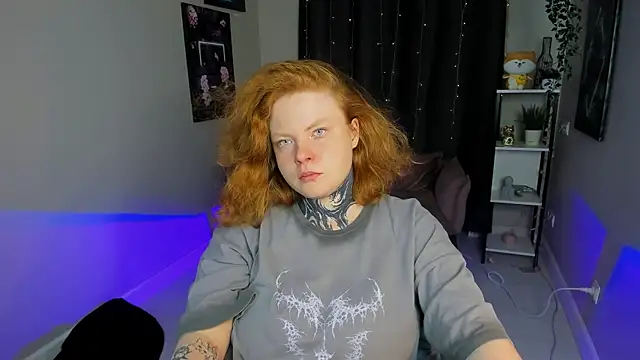 Snapshot of Cassie_xKiss chatting on 09.27.25 Cassie xKiss online show from 09.27.25