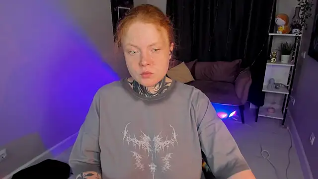 Snapshot of Cassie_xKiss chatting on 09.30.25 Cassie xKiss online show from 09.30.25