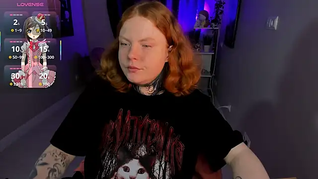 Snapshot of Cassie_xKiss chatting on 10.10.25 Cassie xKiss online show from 10.10.25