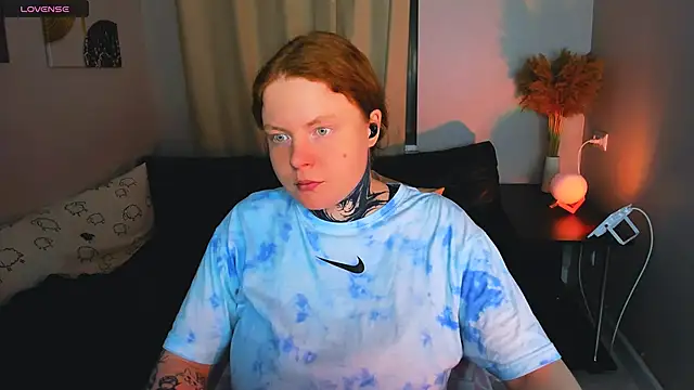 Snapshot of Cassie_xKiss chatting on 11.05.25 Cassie xKiss online show from 11.05.25