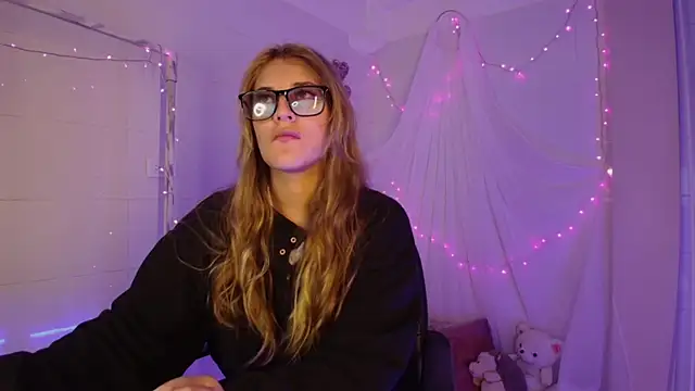 Giia paiige18 online show from 10.31.25