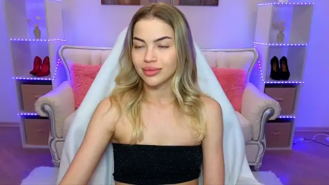 EmmyMills online show from 12.02.25