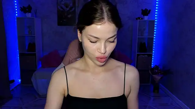 Snapshot of EmmyMills chatting on 06.23.26 EmmyMills online show from 06.23.26