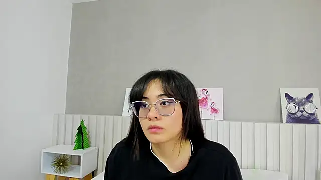 Snapshot of naughtylesbians__ chatting on 12.29.24 naughtylesbians online show from 12.29.24