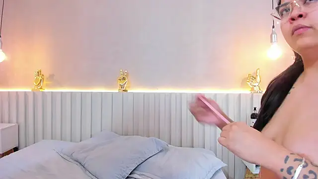 Snapshot of naughtylesbians__ chatting on 03.07.25 naughtylesbians online show from 03.07.25