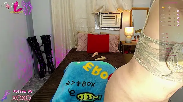 Snapshot of UnforgetableSupira chatting on 02.10.25 UnforgetableSupira online show from 02.10.25