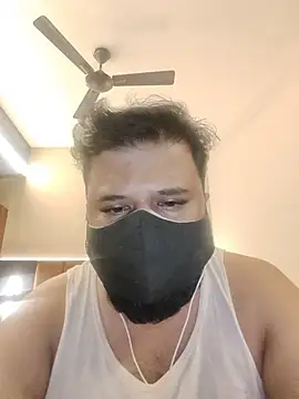 Hunk-Hand6 online show from 11.10.25