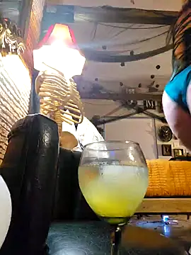 Snapshot of Avaivory chatting on 10.23.25 Avaivory online show from 10.23.25