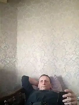 Snapshot of Viause_Kentauelle chatting on 12.19.24 Viause Kentauelle online show from 12.19.24