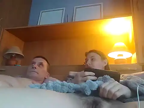 Snapshot of Viause_Kentauelle chatting on 12.21.24 Viause Kentauelle online show from 12.21.24