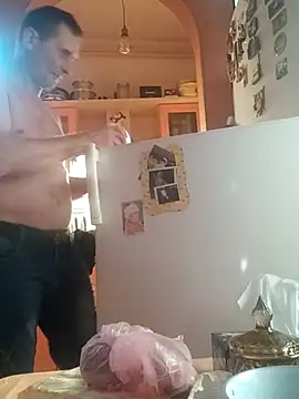 Snapshot of Viause_Kentauelle chatting on 02.14.25 Viause Kentauelle online show from 02.14.25