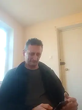 Snapshot of Viause_Kentauelle chatting on 02.25.25 Viause Kentauelle online show from 02.25.25