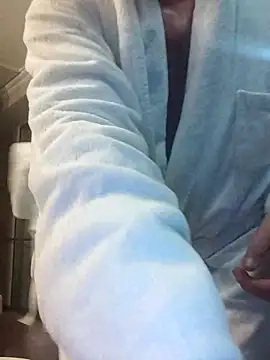 Snapshot of Viause_Kentauelle chatting on 03.18.25 Viause Kentauelle online show from 03.18.25