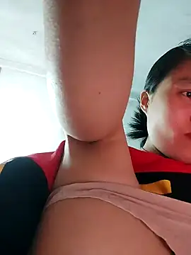 Lien-Yeu online show from 01.06.25