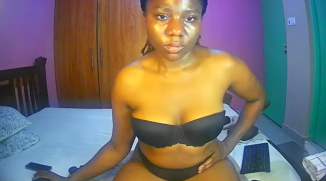 Snapshot of shumi45 chatting on 02.22.25 shumi45 online show from 02.22.25