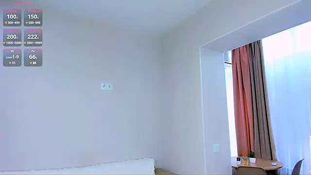 Snapshot of Feral__berry__ chatting on 11.06.25 Feral berry online show from 11.06.25