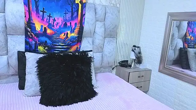 charlotte  G online show from 10.12.25