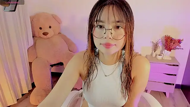 Snapshot of Lovely_celestte chatting on 06.26.26 Lovely celestte online show from 06.26.26