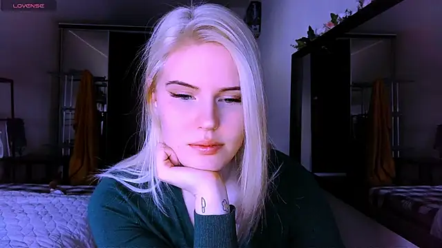 VoluptuousDreams online show from 03.14.25