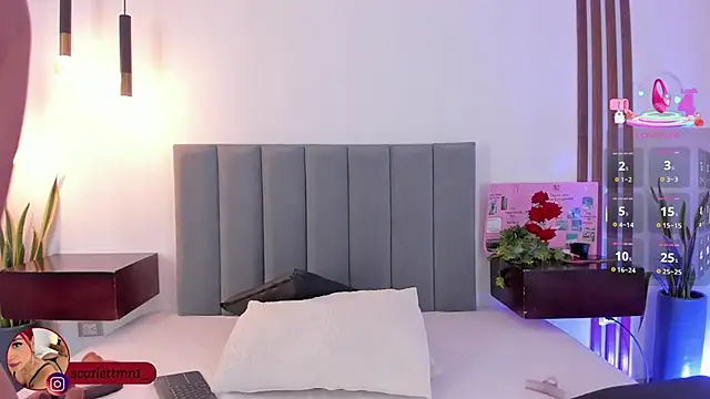 Snapshot of Scarlett_Morgan_ chatting on 10.21.25 Scarlett Morgan online show from 10.21.25