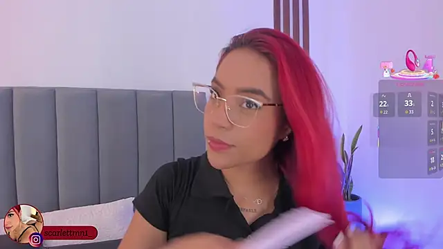 Snapshot of Scarlett_Morgan_ chatting on 10.22.25 Scarlett Morgan online show from 10.22.25