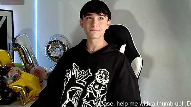 Snapshot of Niico_Cruz chatting on 12.11.24 Niico Cruz online show from 12.11.24