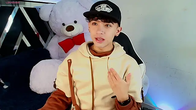 Snapshot of Niico_Cruz chatting on 02.14.25 Niico Cruz online show from 02.14.25