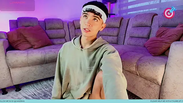 Snapshot of Niico_Cruz chatting on 10.27.25 Niico Cruz online show from 10.27.25