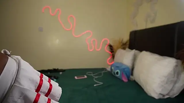 Snapshot of _Watuluv_ chatting on 01.31.25  Watuluv  online show from 01.31.25