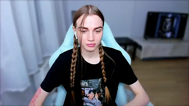 StellaLawless online show from 02.20.25