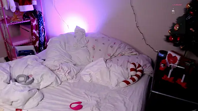 Snapshot of KatieMelone chatting on 01.11.26 KatieMelone online show from 01.11.26