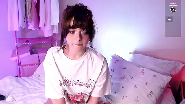 Snapshot of KatieMelone chatting on 02.25.26 KatieMelone online show from 02.25.26