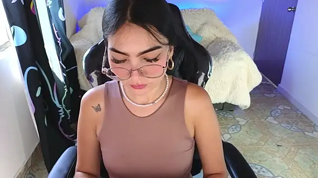 Snapshot of keity_moon chatting on 02.21.26 keity moon online show from 02.21.26