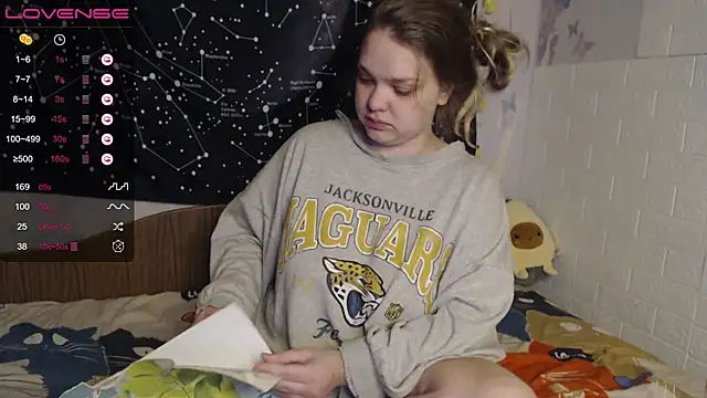 Snapshot of darling_tony chatting on 10.31.25 darling tony online show from 10.31.25