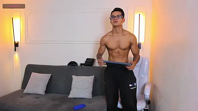 Snapshot of Paradise_boy_s chatting on 11.26.25 Paradise boy s online show from 11.26.25